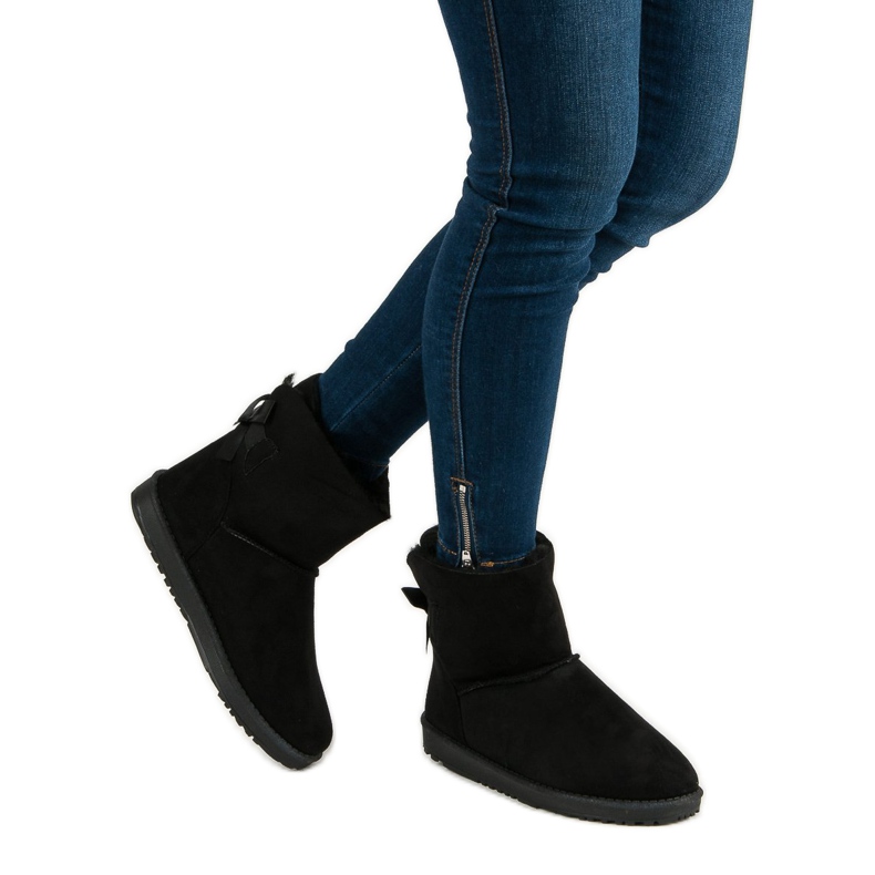 Queentina Mukluki noir avec un noeud le noir 2