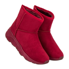 Bottes de neige sur la plate-forme rouge 1