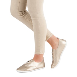 Baskets nouées dorées 2