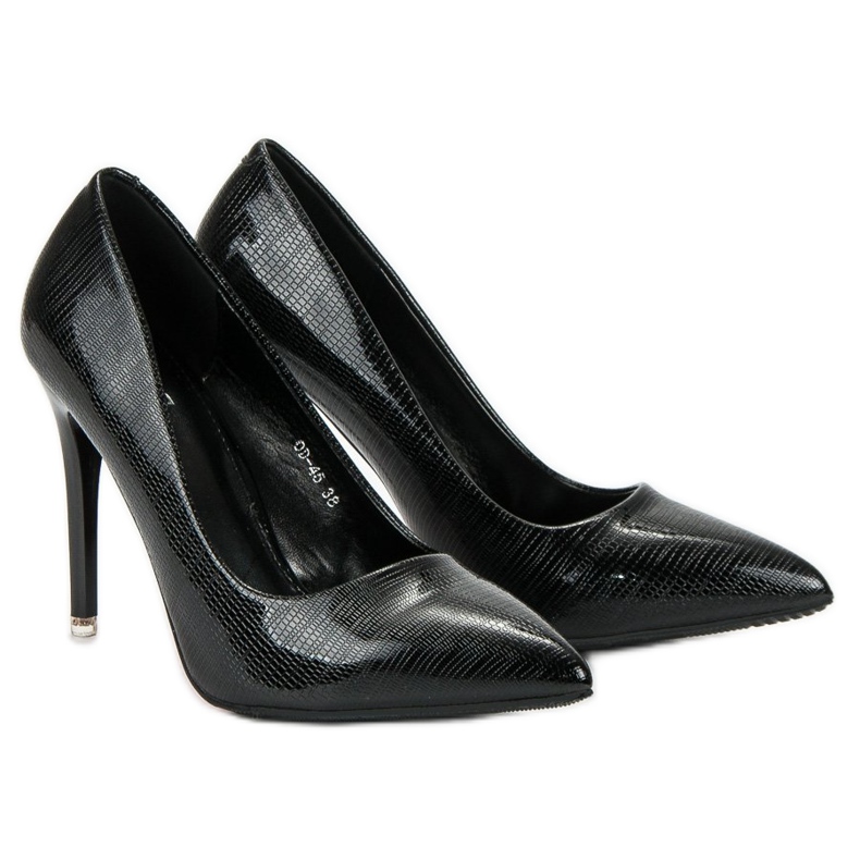 Pin's Noir Laqué le noir 2