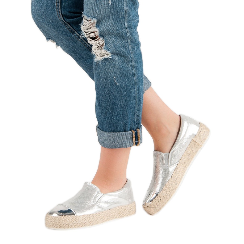 Baskets argentées à la mode gris 2