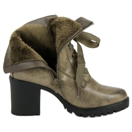 Queentina Bottes chaudes sur la plateforme vert 7