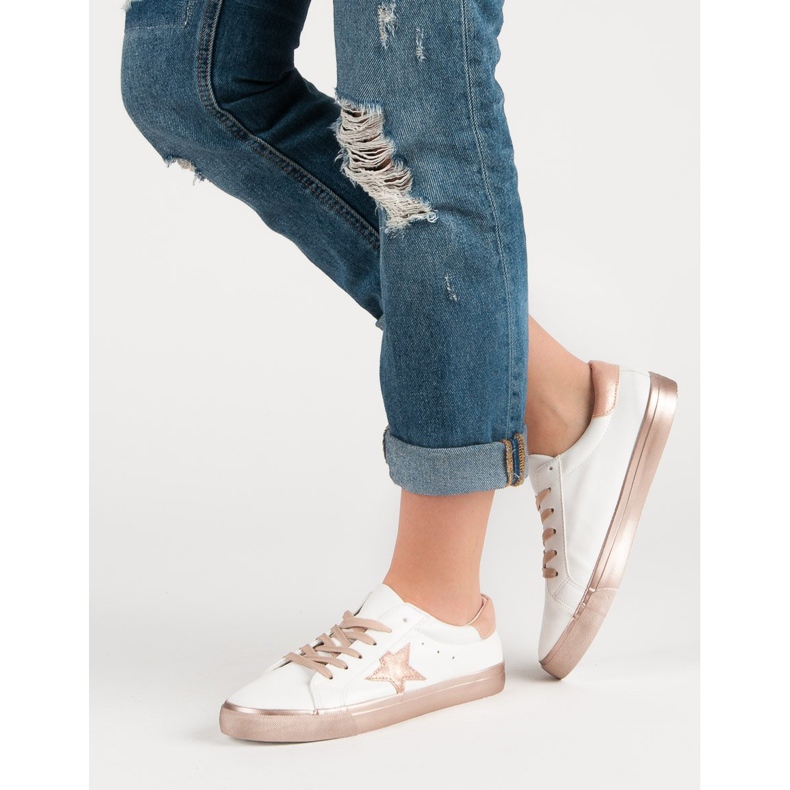 Baskets basses élégantes blanc jaune 2