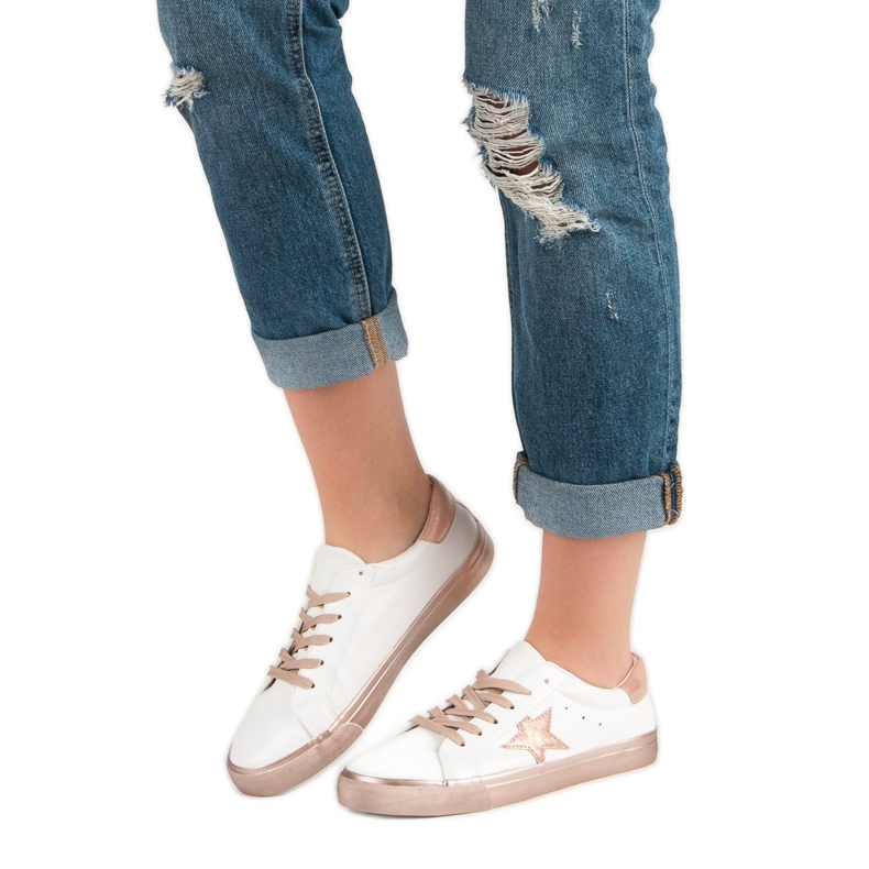 Baskets basses élégantes blanc jaune 1