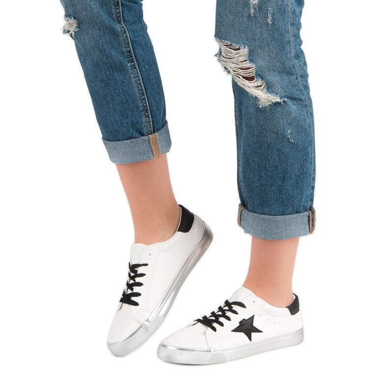 Baskets basses élégantes blanc noir gris 1