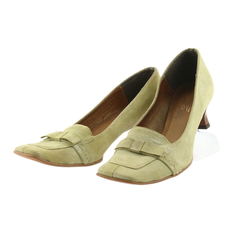 Escarpins en cuir à pois verts 2