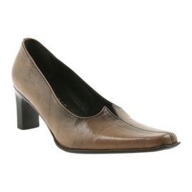 Escarpins en cuir brun 1
