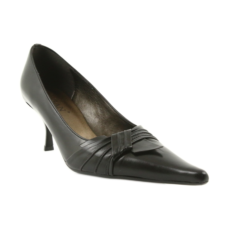 Escarpins en cuir noir 1