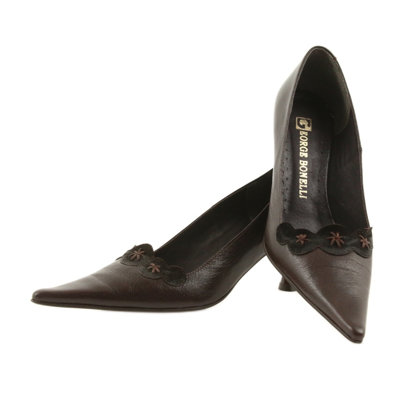 Escarpins en cuir brun 2