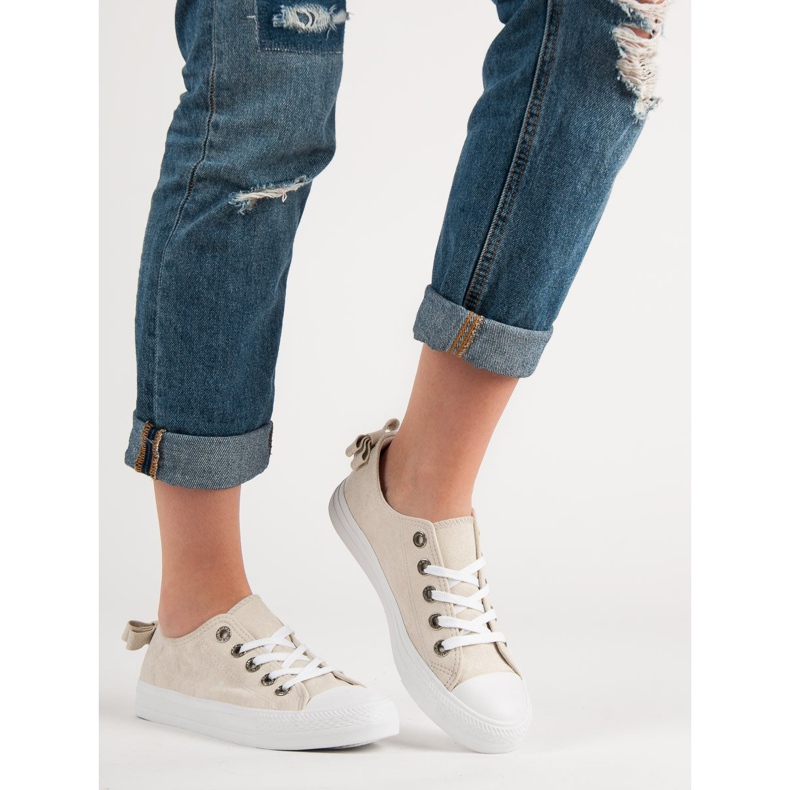 Baskets basses beiges 1