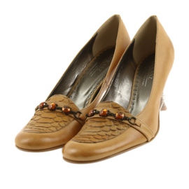 Escarpins en cuir brun 2