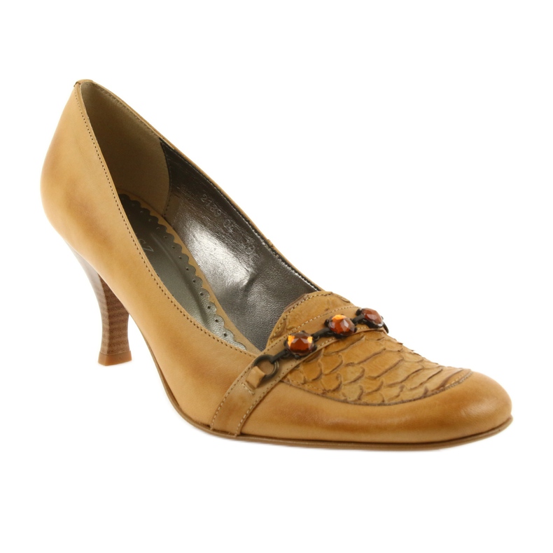 Escarpins en cuir brun 1