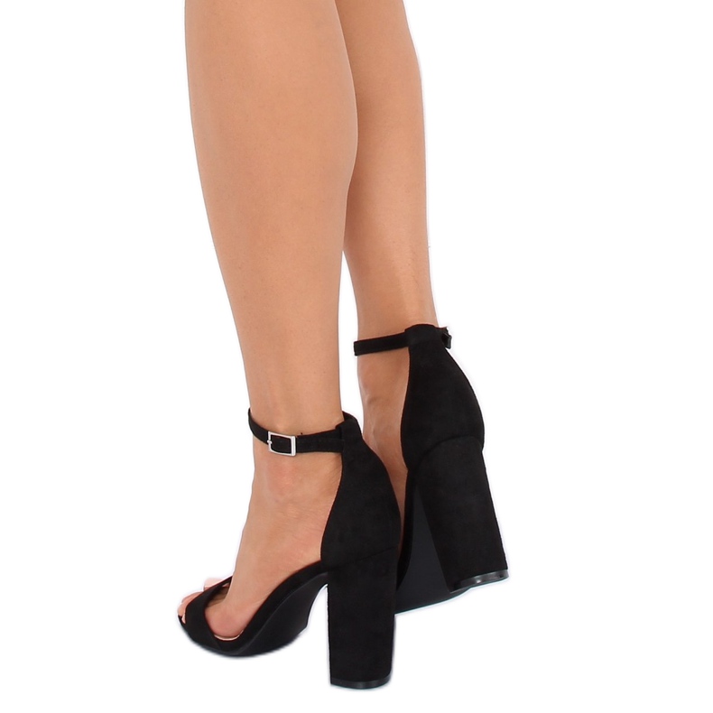 Sandales noires sur le poteau Y2385-27 Noir 2