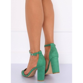 Sandales vertes sur le poteau Y2385-27 Vert 2