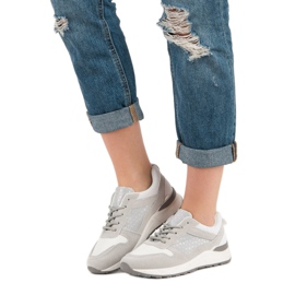 Chaussures de sport confortables blanche gris 1 Chaussures de sport confortables blanche gris 1