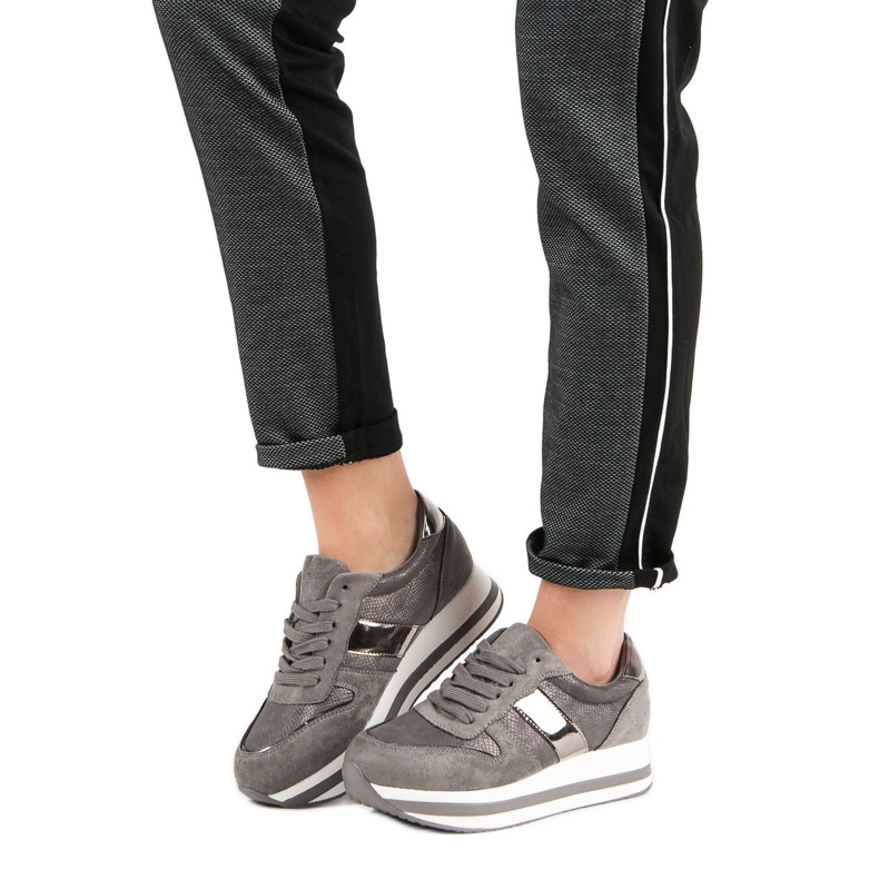 Bestelle Baskets grises à la mode 1