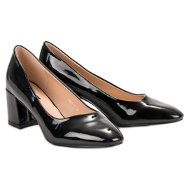 Diamantique Escarpins Laqués Sur Un Pilier le noir 1