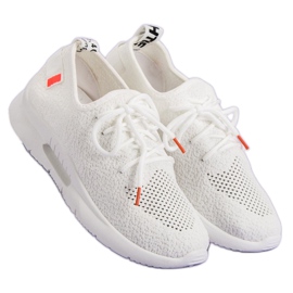 Chaussures de sport aérées blanche 1