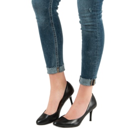 Escarpins classiques sur une épingle noir 1