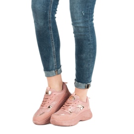 Baskets roses sur la plate-forme 1 Baskets roses sur la plate-forme 1