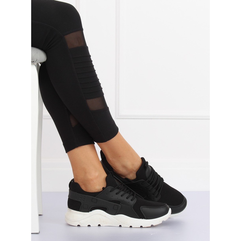 Noir LA18P Chaussures de sport noires le noir 2