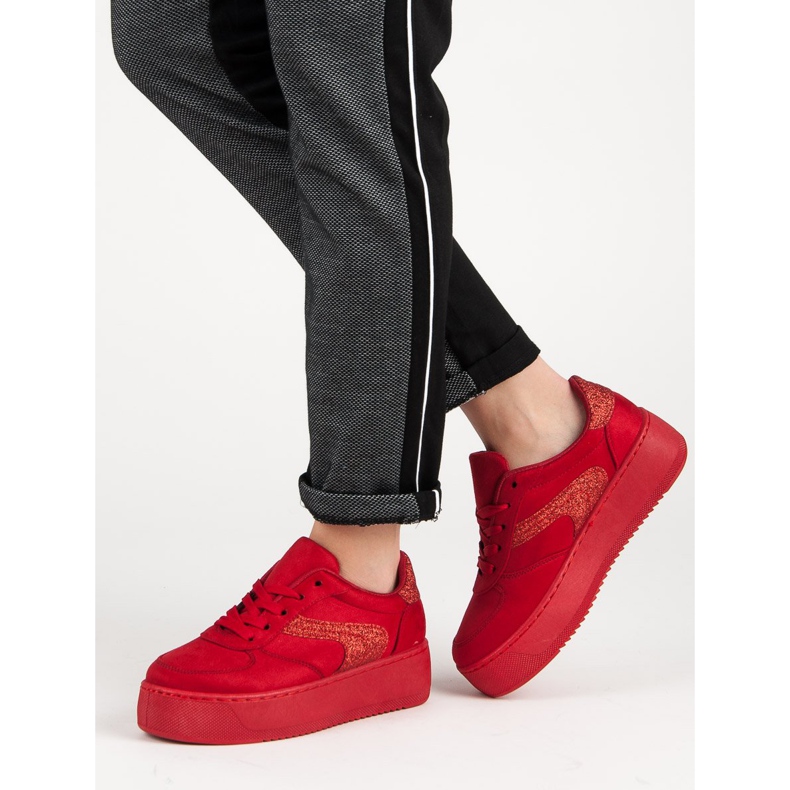 Chaussures de sport en daim rouge 2