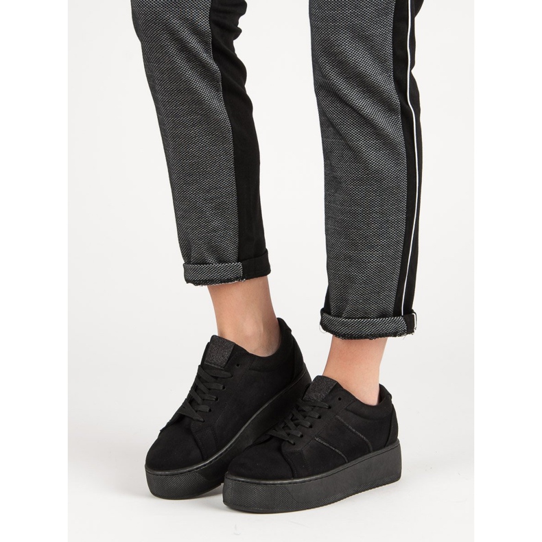 Chaussures de sport en daim noir 1