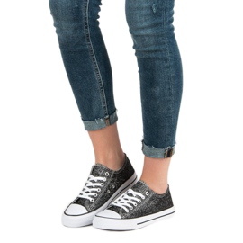 Baskets noires avec Borkat le noir 2