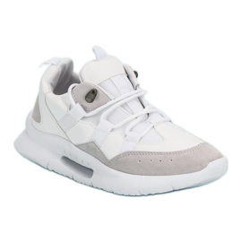 Baskets blanches claires 2