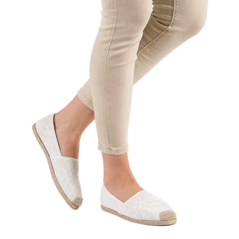 Espadrilles blanches en dentelle 2
