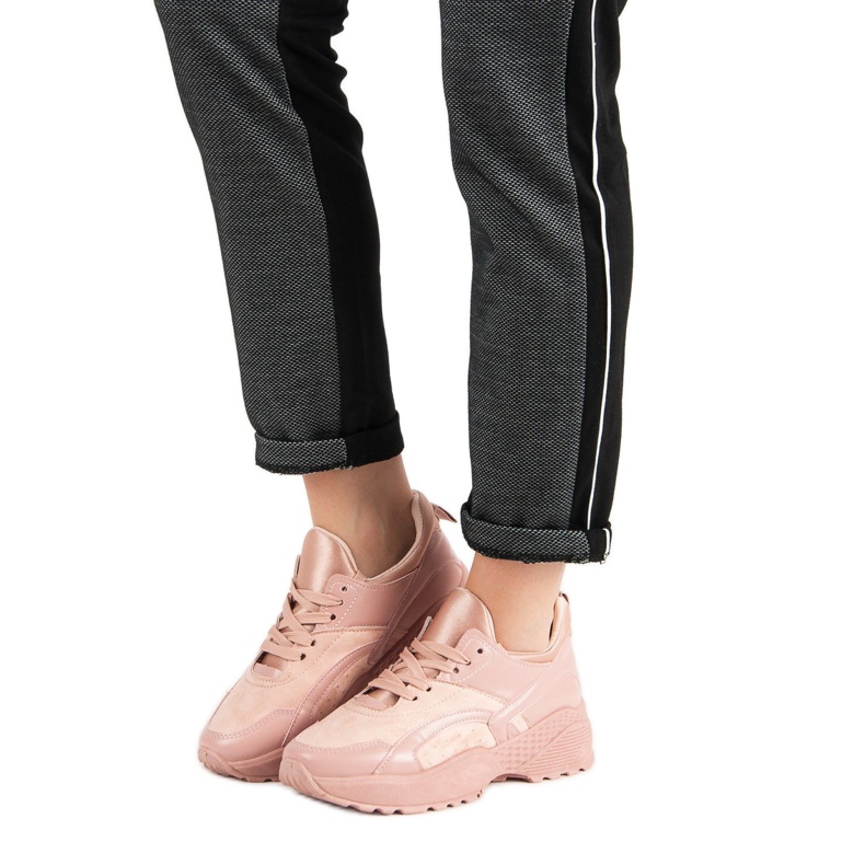 Small Swan Baskets roses sur la plate-forme 1