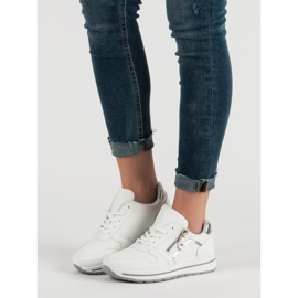 Chaussures de sport blanches 1