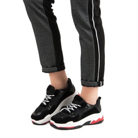 Small Swan Baskets sur la plate-forme noir 1