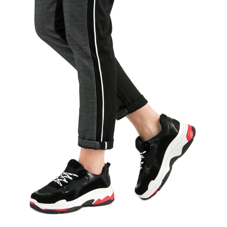 Small Swan Baskets sur la plate-forme le noir 2