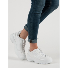 Baskets sur la plate-forme blanc 1