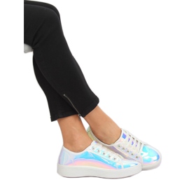 FZ09 Baskets blanches pétrole 2 FZ09 Baskets blanches pétrole 2