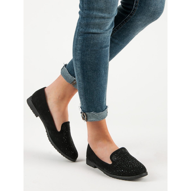 Seigneurs noirs avec des cristaux 1