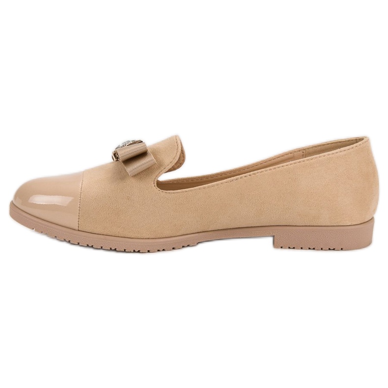 Seigneurs au nez vernis brun 1