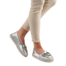 Espadrilles Grises Avec Ornements 1 Espadrilles Grises Avec Ornements 1