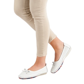 Ballerines en cuir ajouré VINCEZA blanc 2