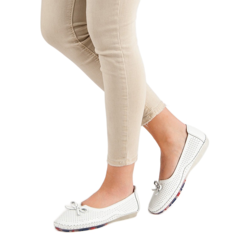 Ballerines en cuir ajouré VINCEZA blanc 2
