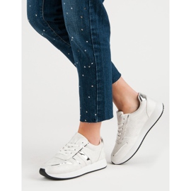 Baskets blanches confortables 2