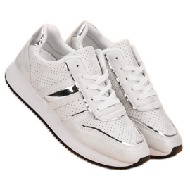 Baskets blanches confortables 6
