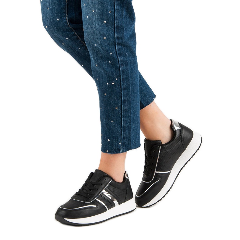 Baskets noires confortables 2