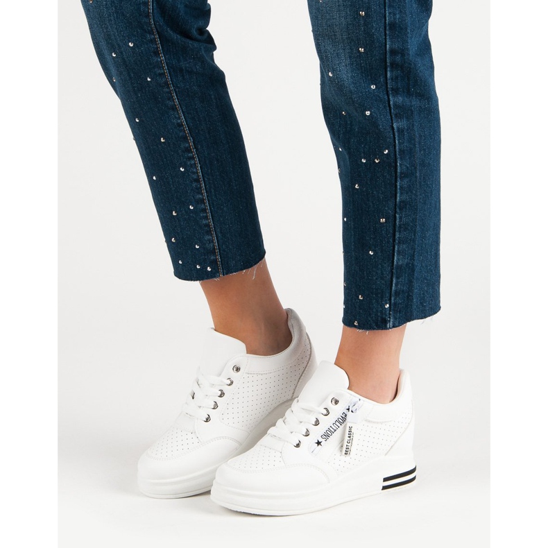 Baskets blanches à la mode 2