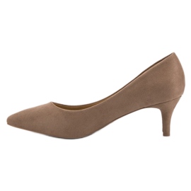 Escarpins en daim beiges 6
