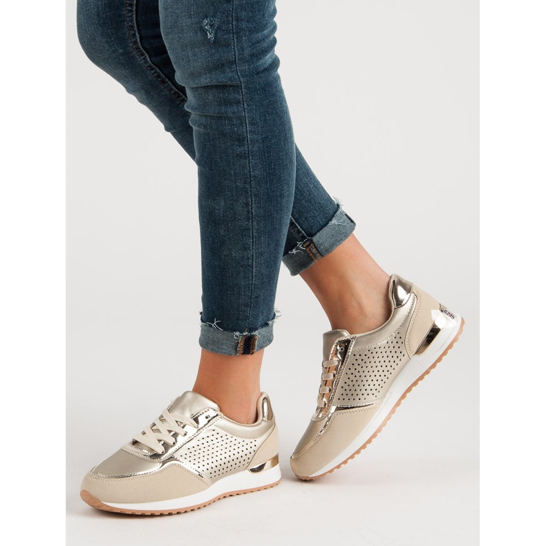 Chaussures de sport dorées d'or 2