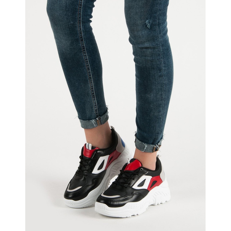 Baskets sur la plate-forme le noir 1