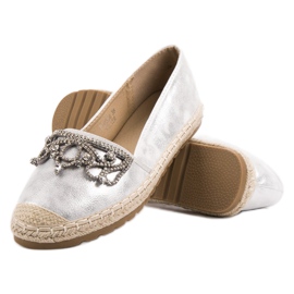 Ideal Shoes Espadrilles En Argent Avec Ornements gris 2 Ideal Shoes Espadrilles En Argent Avec Ornements gris 2