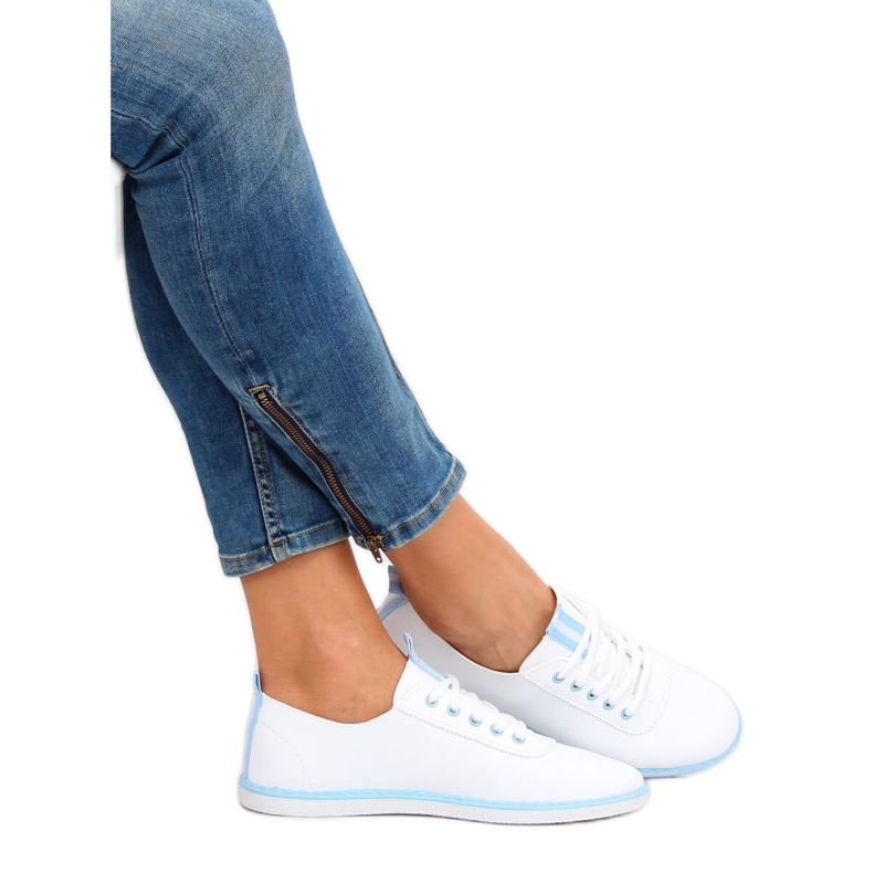 Baskets femme blanches et bleues XJ-2918 L.BLUE 2 Baskets femme blanches et bleues XJ-2918 L.BLUE 2